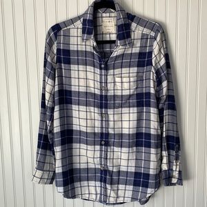 Blue ahh-mazingly soft AE shirt
